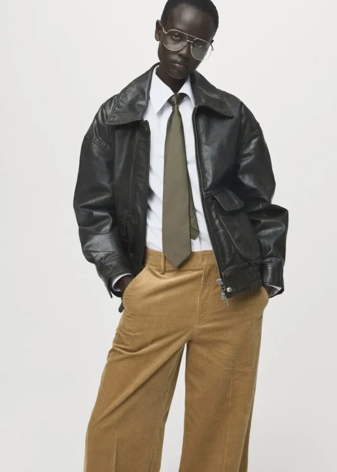 Pantaloni in velluto a coste a gamba larga Pantaloni in velluto a coste a gamba larga