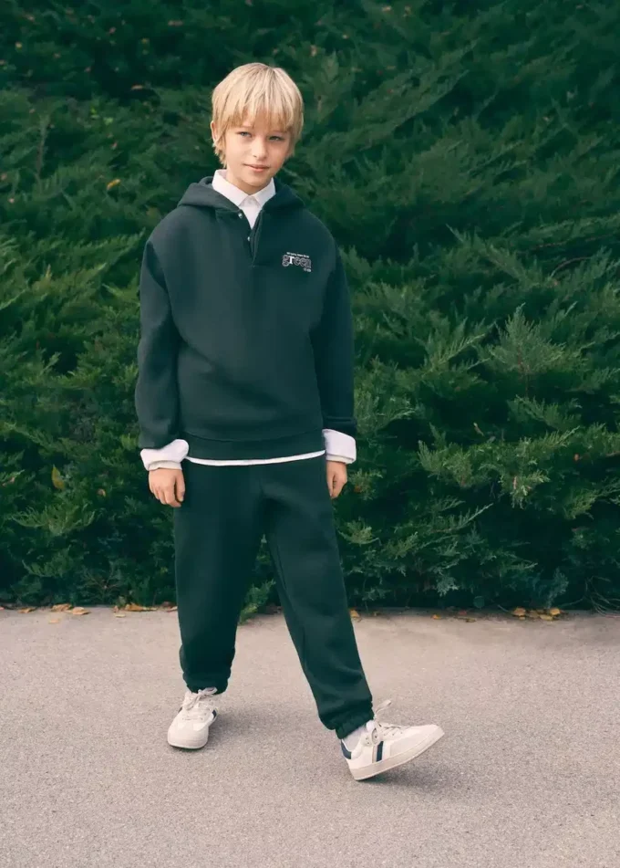 Pantaloni jogging in cotone con elastico in vita Pantaloni jogging in cotone con elastico in vita