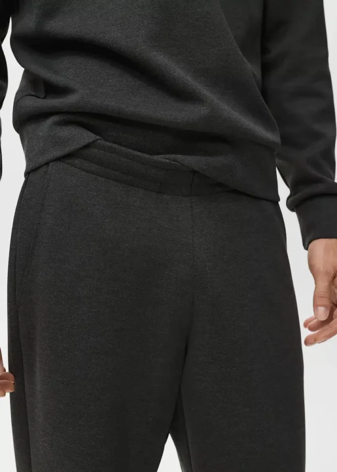 Pantaloni jogging in cotone con elastico in vita Pantaloni jogging in cotone con elastico in vita