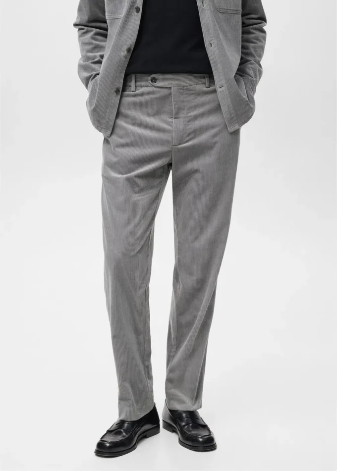 Pantaloni regular fit in velluto a coste Pantaloni regular fit in velluto a coste