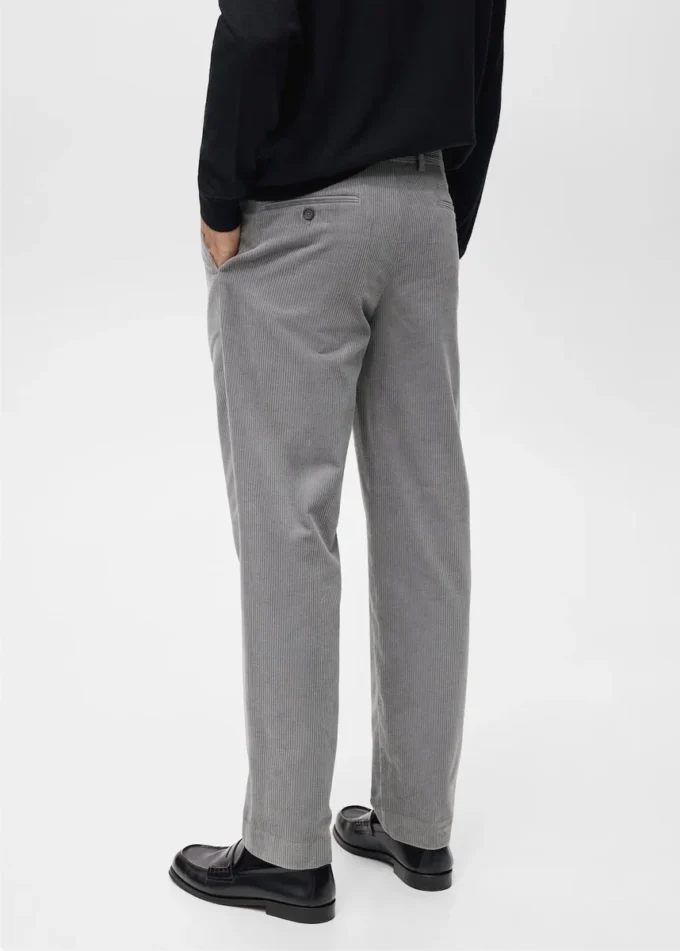 Pantaloni regular fit in velluto a coste Pantaloni regular fit in velluto a coste