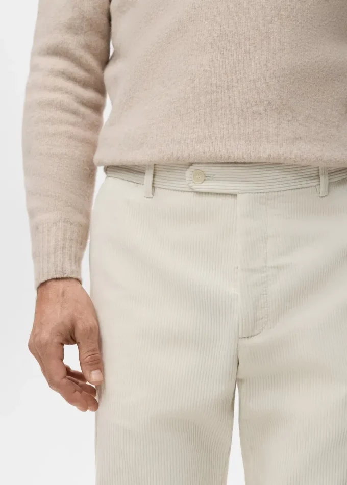 Pantaloni regular fit in velluto a coste Pantaloni regular fit in velluto a coste