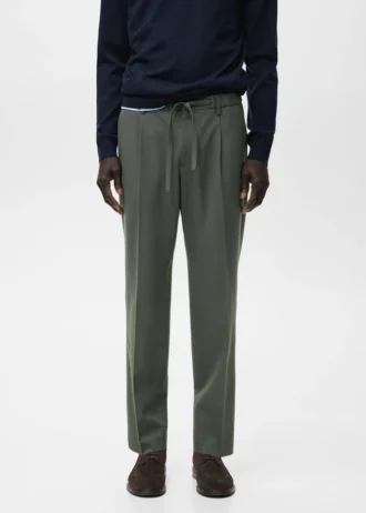 Pantaloni regular fit in velluto a coste con pinces Pantaloni regular fit in velluto a coste con pinces