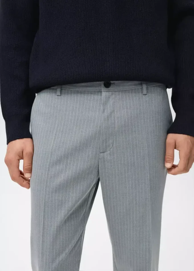 Pantaloni slim fit a righe Pantaloni slim fit a righe