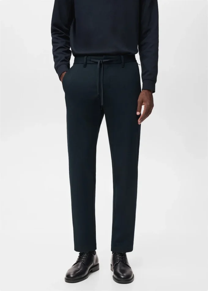 Pantaloni slim fit in tessuto elasticizzato con coulisse Pantaloni slim fit in tessuto elasticizzato con coulisse