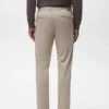 Pantaloni slim fit in tessuto elasticizzato con coulisse Pantaloni slim fit in tessuto elasticizzato con coulisse