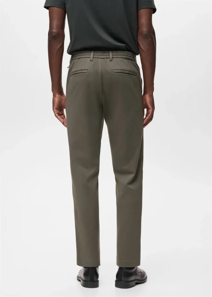Pantaloni slim fit in tessuto elasticizzato con coulisse Pantaloni slim fit in tessuto elasticizzato con coulisse