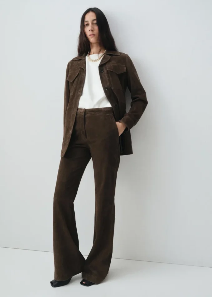 Pantaloni svasati 100% pelle scamosciata Pantaloni svasati 100% pelle scamosciata