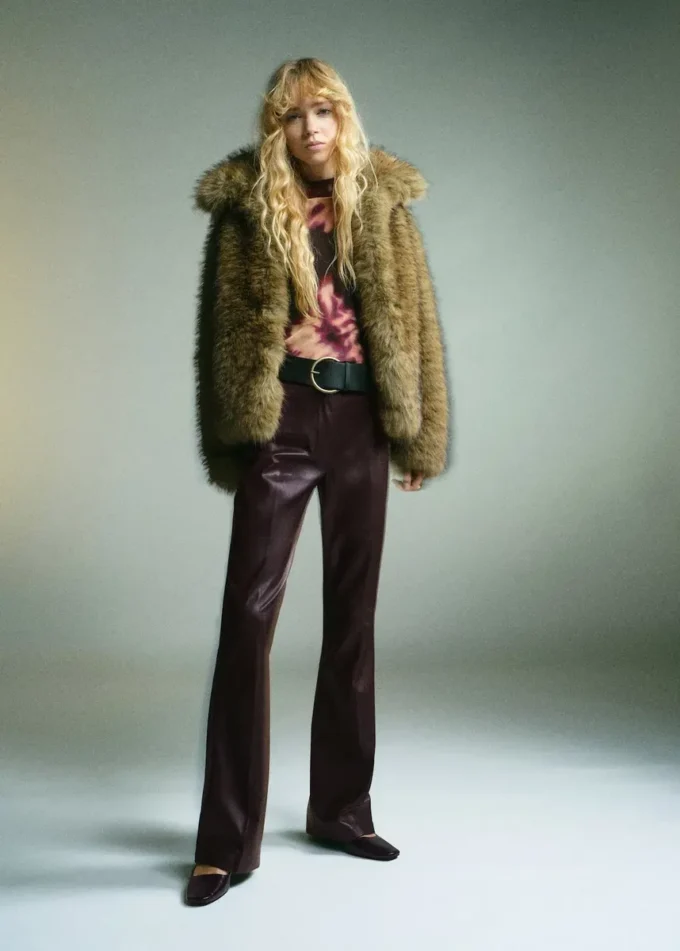 Pantaloni svasati in ecopelle