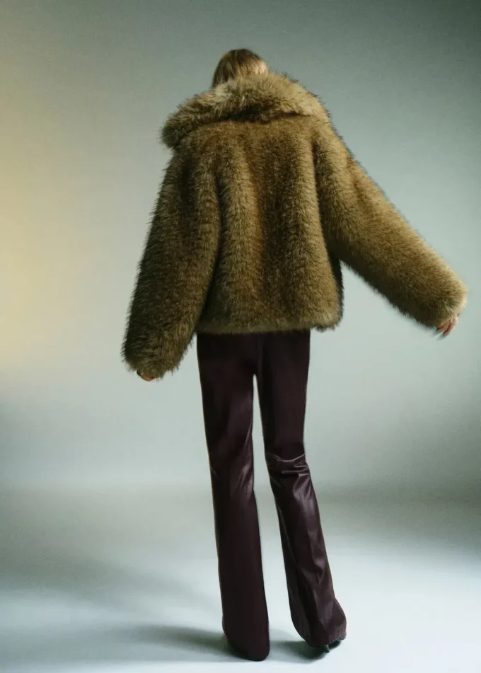 Pantaloni svasati in ecopelle