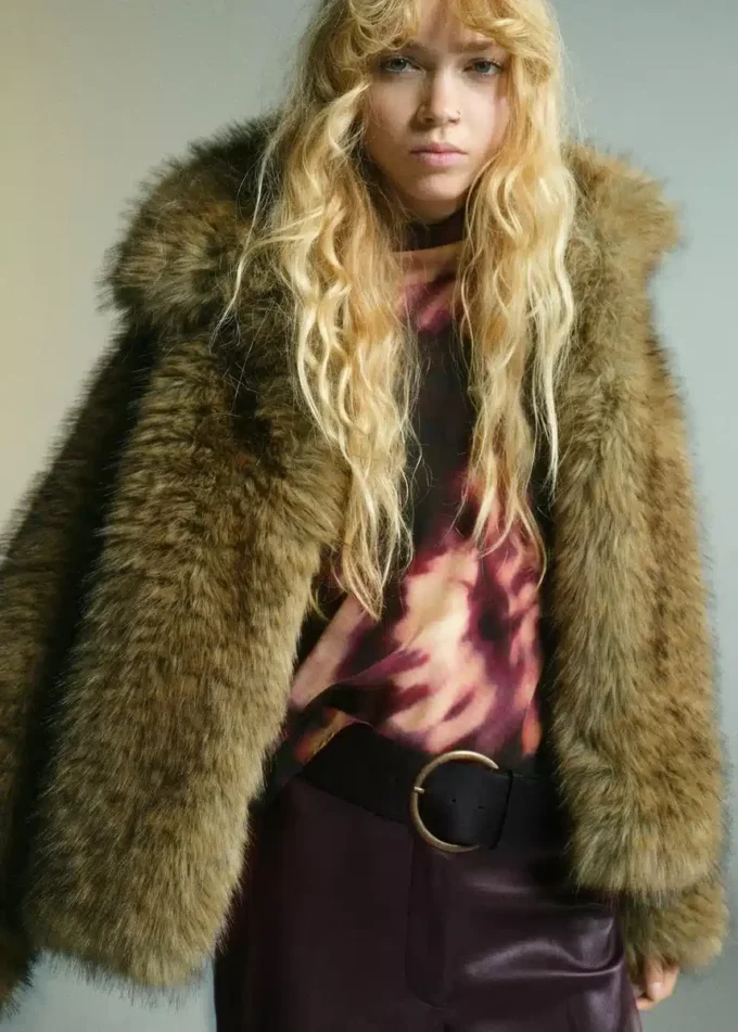 Pantaloni svasati in ecopelle