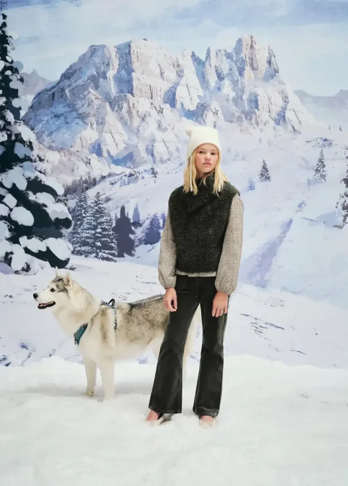 Pantaloni svasati in finto velluto Pantaloni svasati in finto velluto