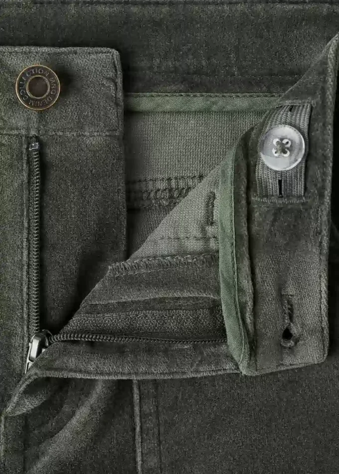 Pantaloni svasati in finto velluto Pantaloni svasati in finto velluto