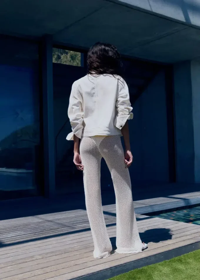 Pantaloni svasati in maglia all’uncinetto Pantaloni svasati in maglia all’uncinetto