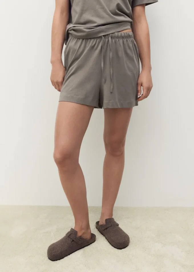 Pigiama a due pezzi in cotone a maniche corte Pigiama a due pezzi in cotone a maniche corte