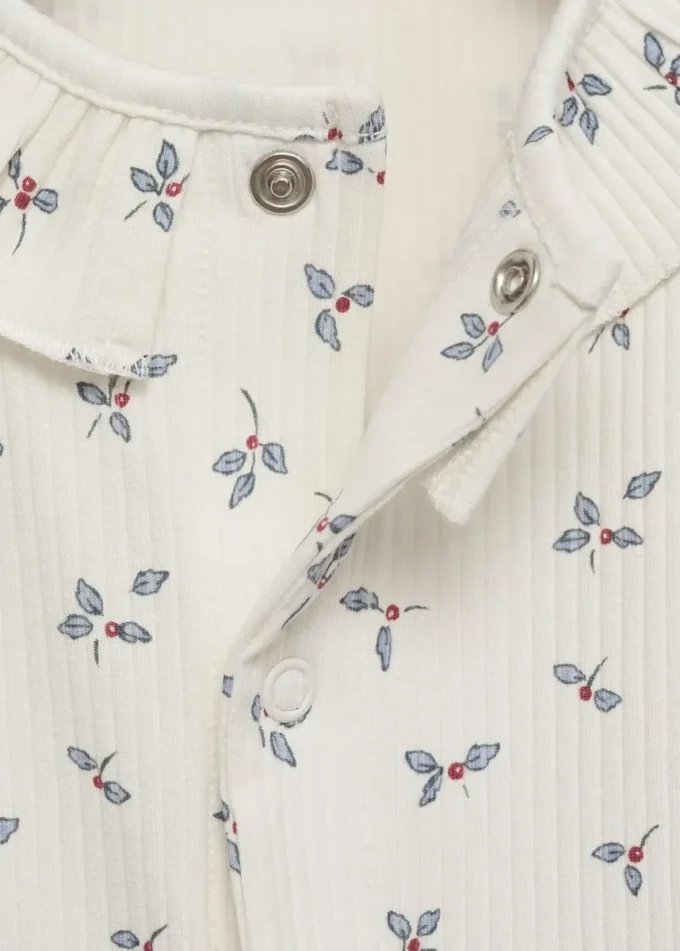 Pigiama con fiori e collo a barchetta Pigiama con fiori e collo a barchetta