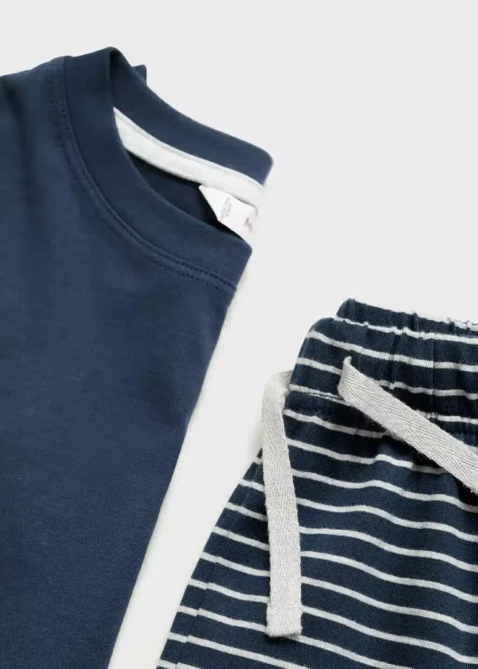 Pigiama lungo a righe Pigiama lungo a righe