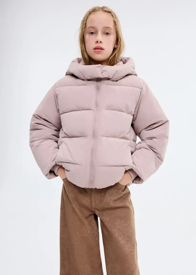 Piumino con cappuccio Piumino con cappuccio