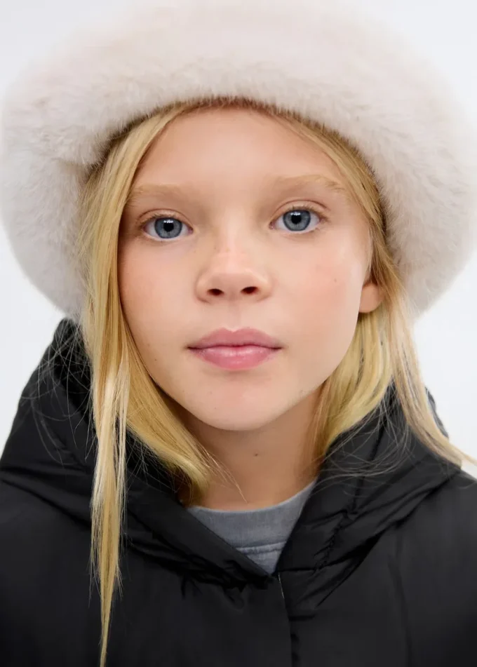 Piumino con cappuccio Piumino con cappuccio