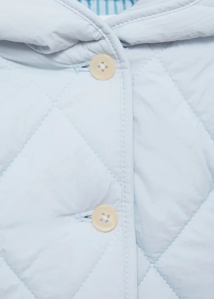 Piumino con cappuccio Piumino con cappuccio