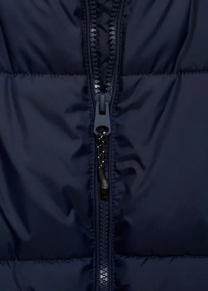 Piumino con cappuccio Piumino con cappuccio