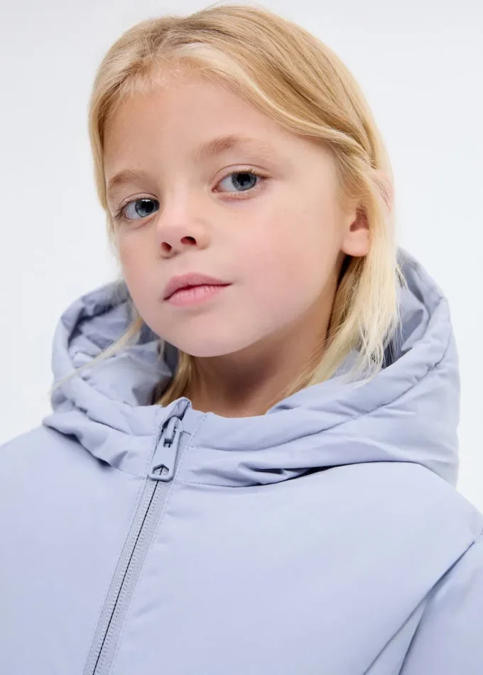 Piumino con cappuccio Piumino con cappuccio