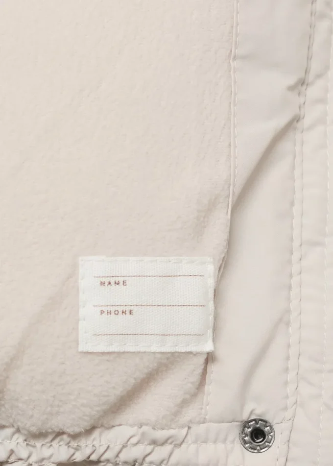 Piumino con cappuccio Piumino con cappuccio