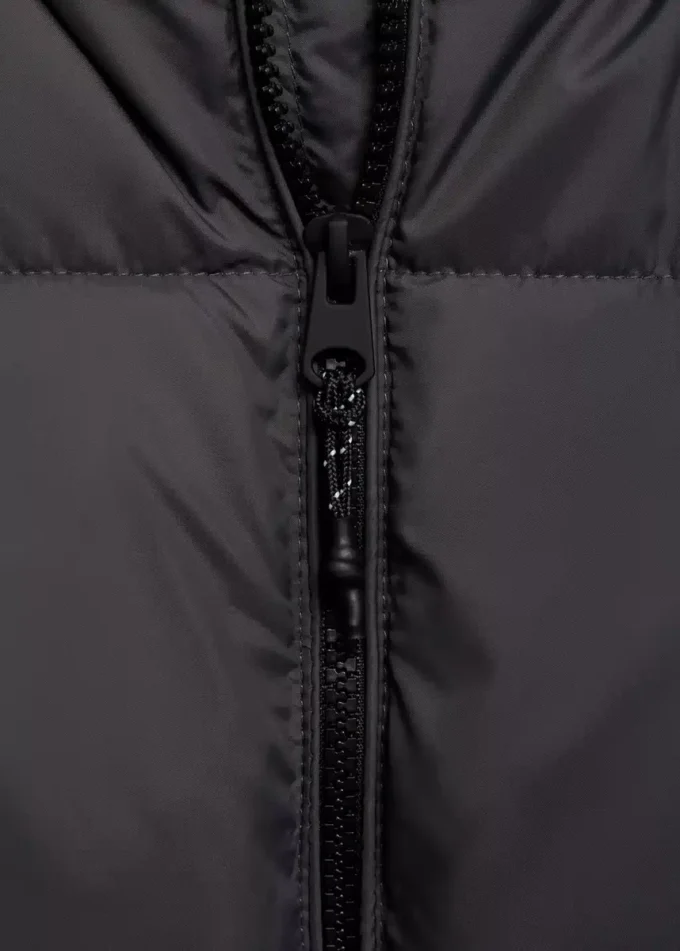 Piumino con cappuccio Piumino con cappuccio