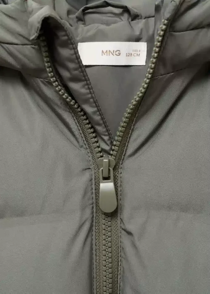 Piumino con cappuccio Piumino con cappuccio