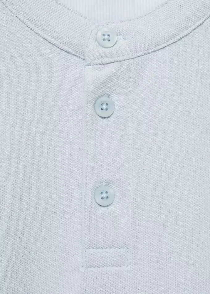 Polo con collo alla coreana Polo con collo alla coreana