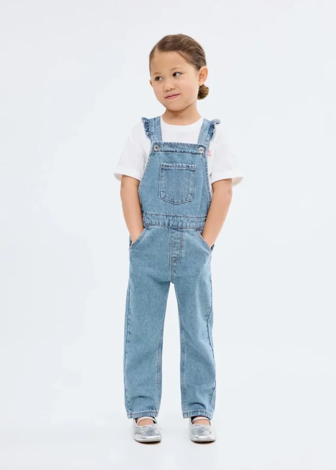 Salopette in denim con volant Salopette in denim con volant