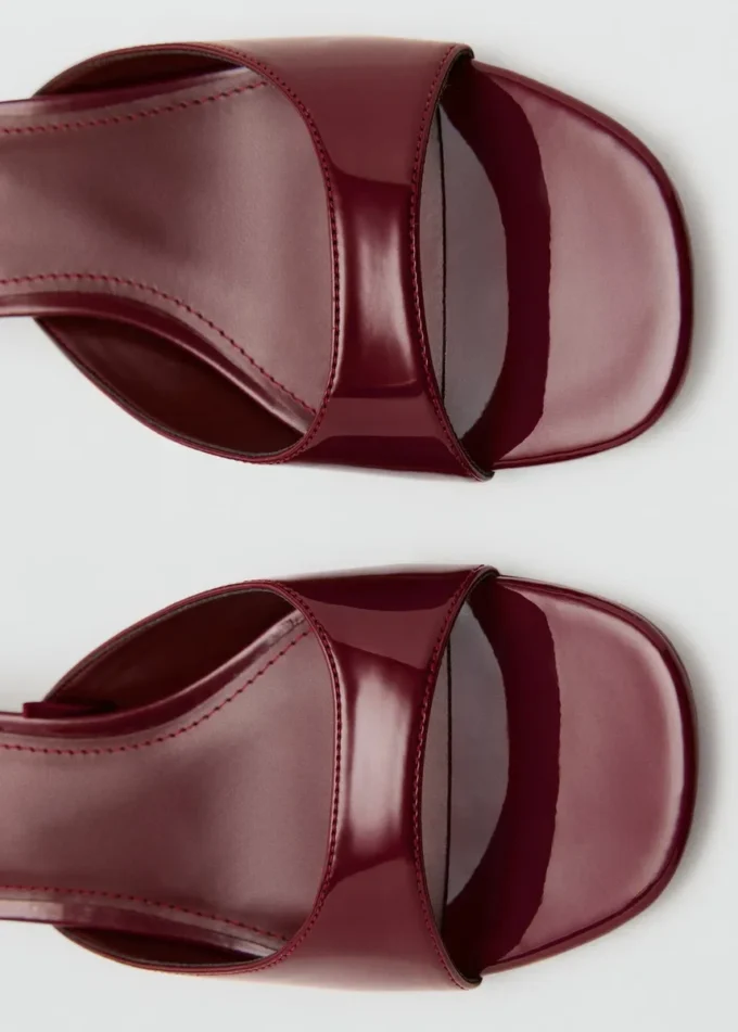 Sandali con tacco kitten Sandali con tacco kitten