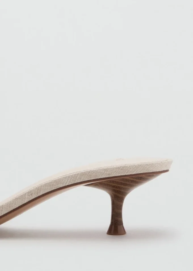 Sandali con tacco kitten Sandali con tacco kitten