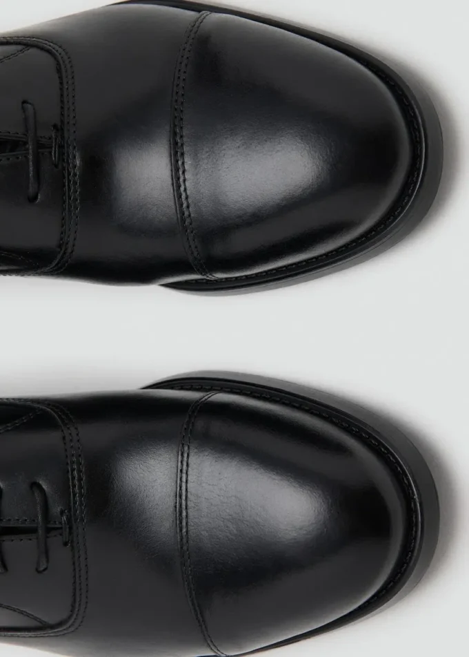 Scarpa in pelle stile Oxford Scarpa in pelle stile Oxford