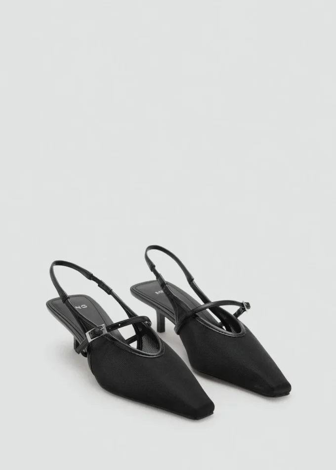 Scarpe con tacco a spillo e fibbia in rete Scarpe con tacco a spillo e fibbia in rete