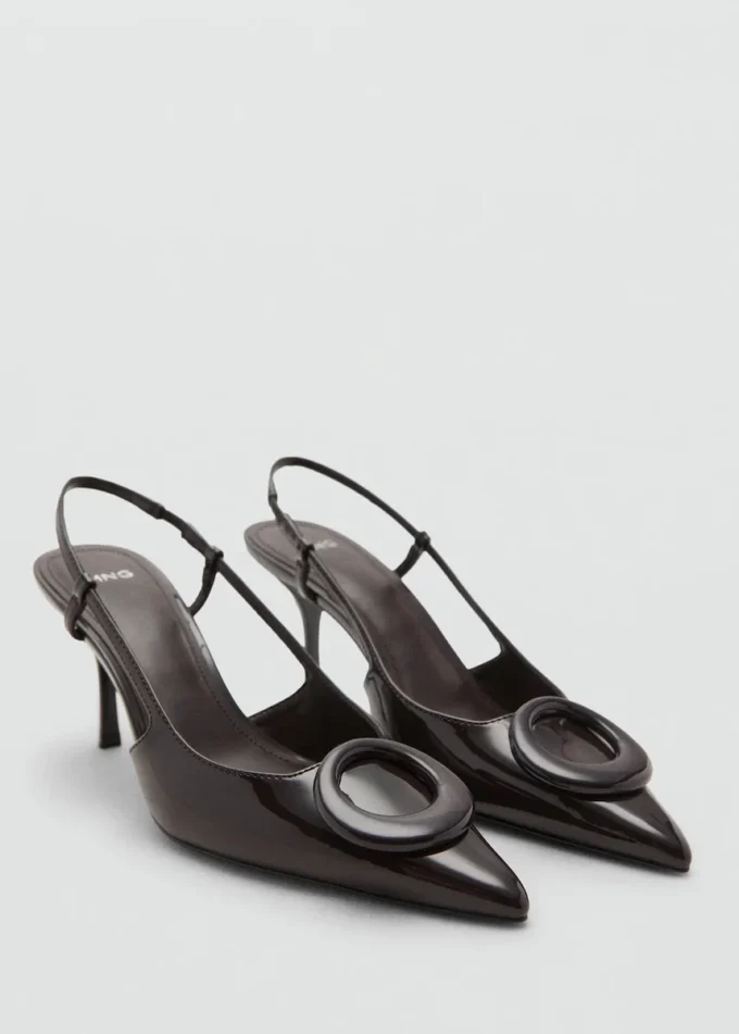 Scarpe con tacco alto in vernice con dettaglio ad anello Scarpe con tacco alto in vernice con dettaglio ad anello