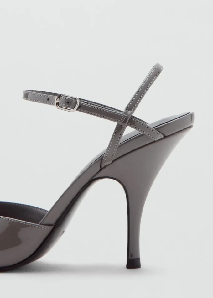 Scarpe con tacco in vernice Scarpe con tacco in vernice