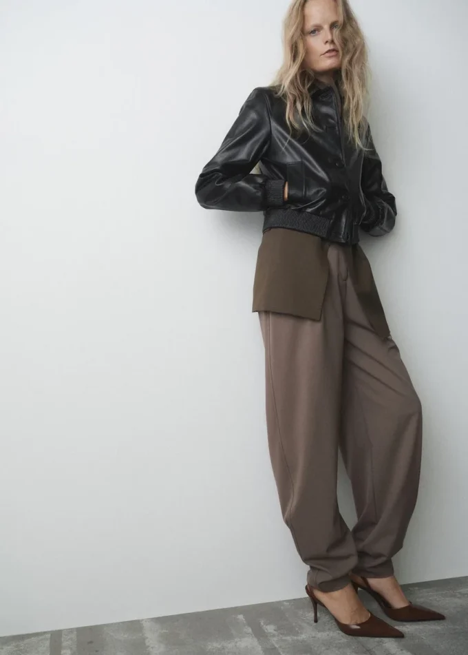 Scarpe décolleté in vernice con punta affusolata Scarpe décolleté in vernice con punta affusolata