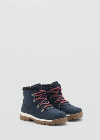 Scarponcini da montagna con lacci