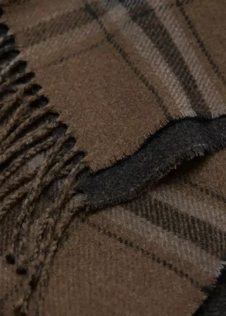 Sciarpa a quadri con frange