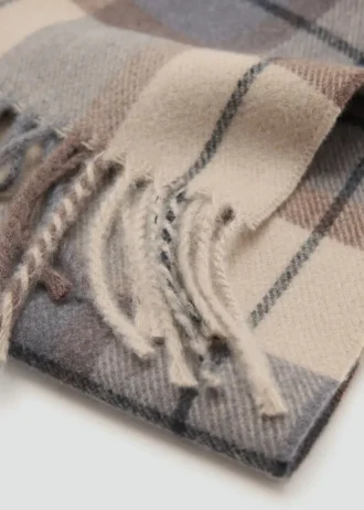 Sciarpa a quadri con frange