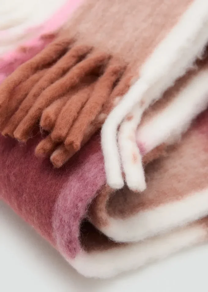 Sciarpa a quadri con frange Sciarpa a quadri con frange