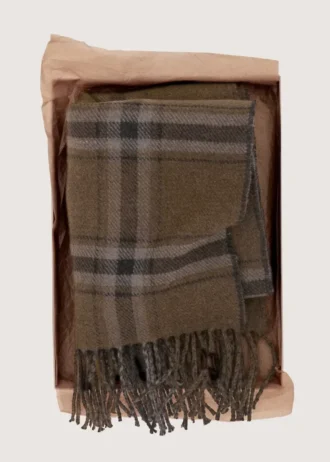 Sciarpa a quadri con frange
