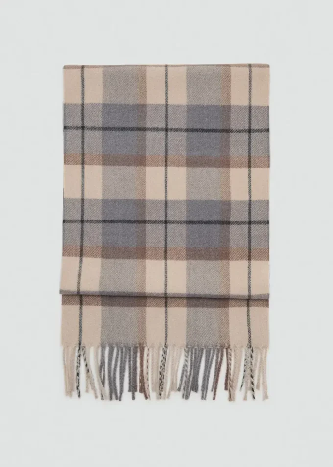 Sciarpa a quadri con frange
