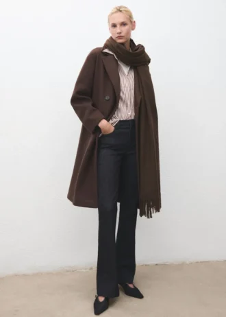 Sciarpa con bordi sfrangiati