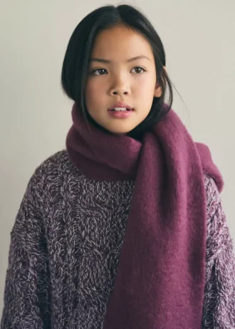 Sciarpa con bordi sfrangiati