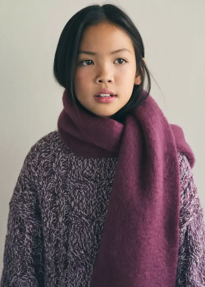 Sciarpa con bordi sfrangiati