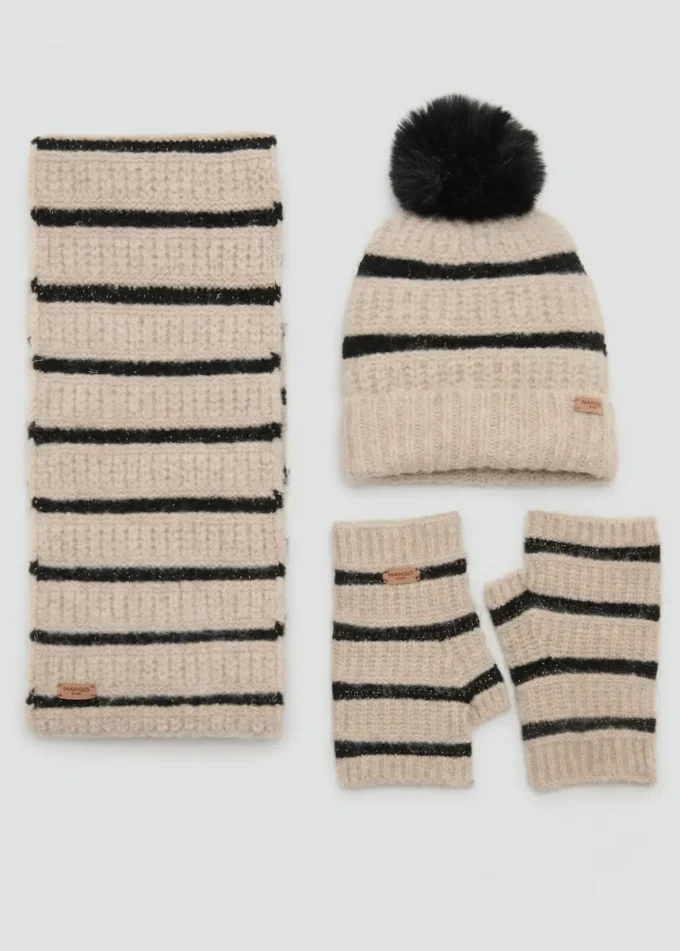 Sciarpa lavorata a maglia a righe Sciarpa lavorata a maglia a righe