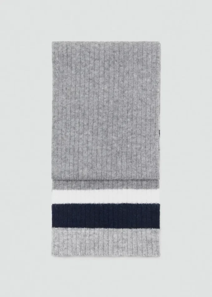 Sciarpa lavorata a maglia a righe Sciarpa lavorata a maglia a righe