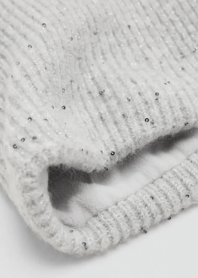 Sciarpa lavorata a maglia con paillettes Sciarpa lavorata a maglia con paillettes